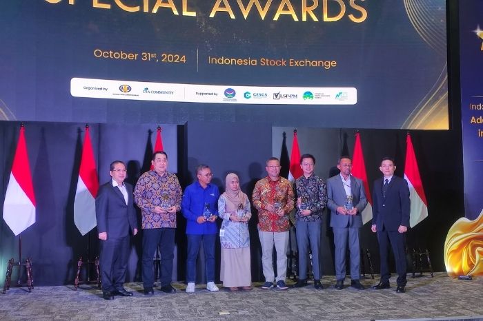 Foto : Penghargaan CSA Award 2024 ini merupakan bagian dari program kerja AAEI yang didukung oleh Asosiasi Profesional Pasar Modal Indonesia (PROPAMI). (Doc.PROPAMI)