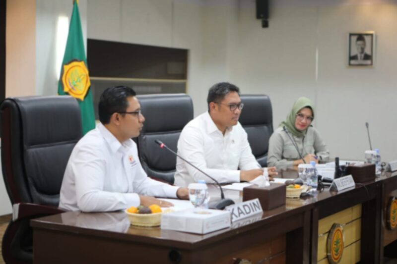 Pertemuan antara Wamentan Sudaryono dan Kadin Indonesia di Kantor Pusat Kementerian Pertanian, Jakarta, Kamis (19/12/2024). (Dok. Kementerian Pertanian)